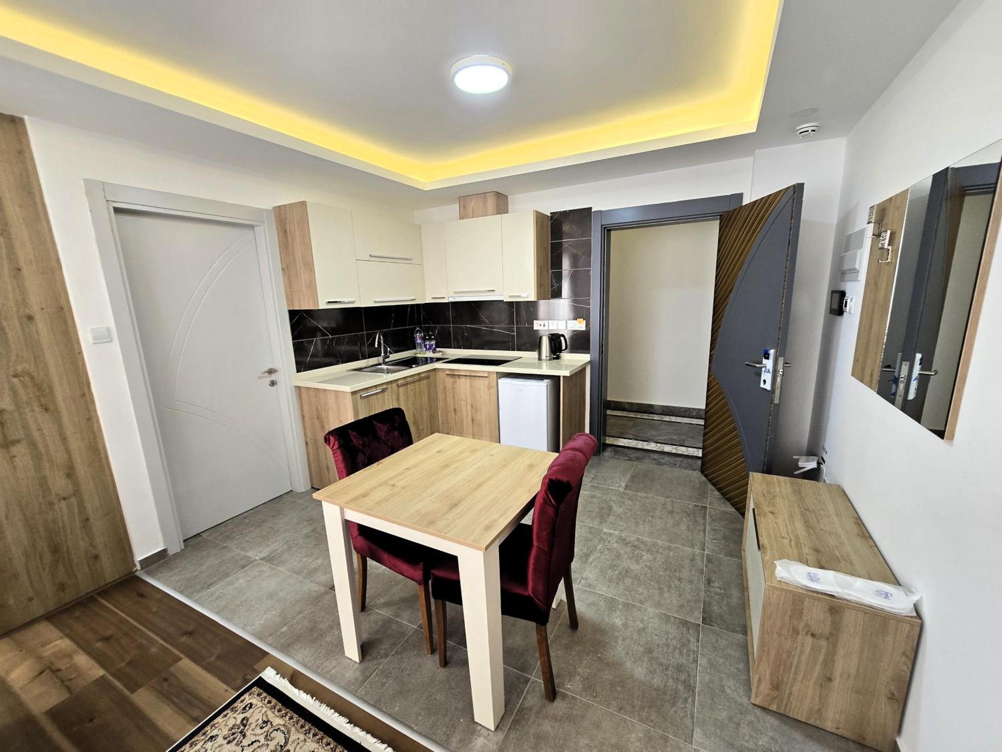 Nurel Shark Residence ไคริเนีย ภายนอก รูปภาพ
