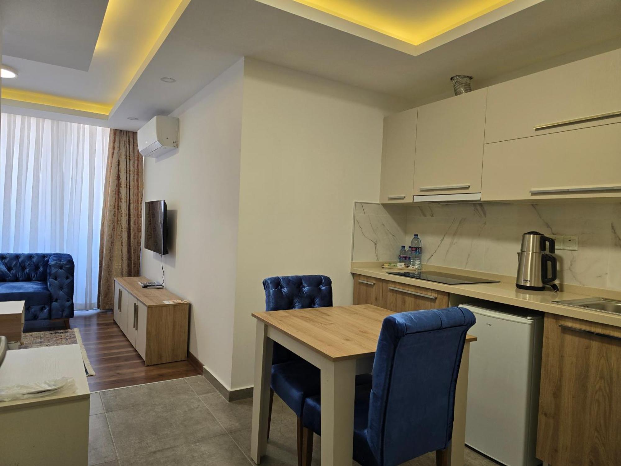 Nurel Shark Residence ไคริเนีย ภายนอก รูปภาพ
