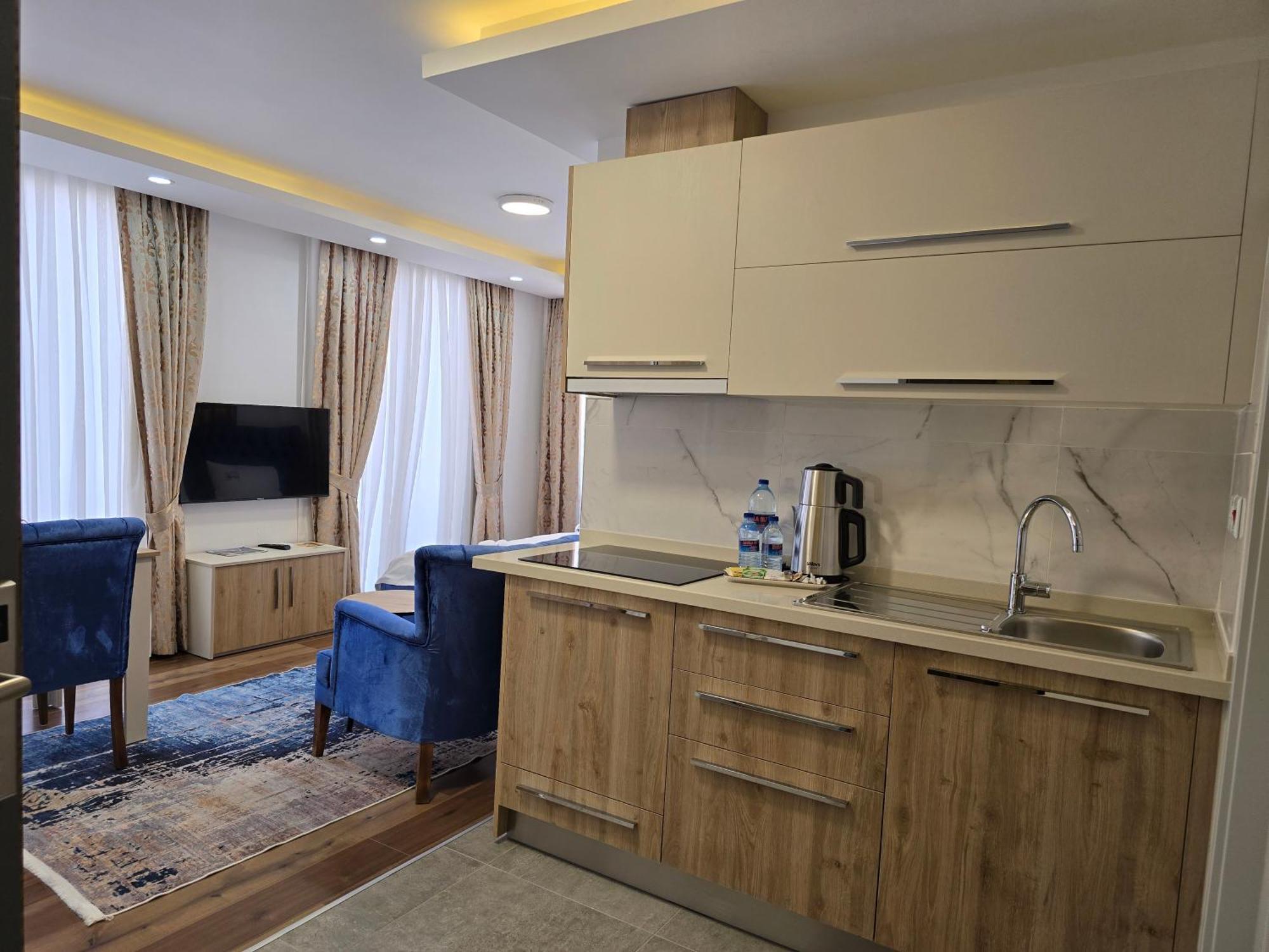 Nurel Shark Residence ไคริเนีย ภายนอก รูปภาพ