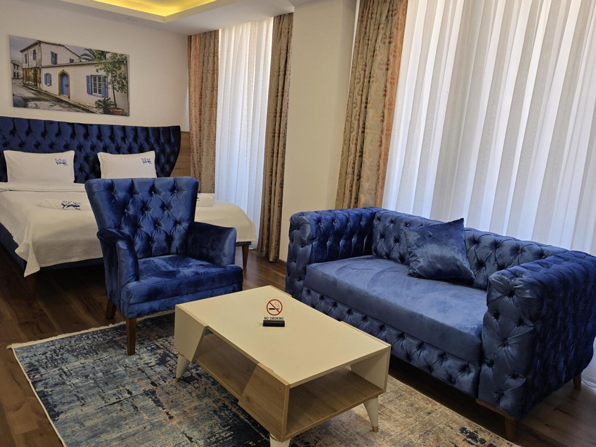 Nurel Shark Residence ไคริเนีย ภายนอก รูปภาพ