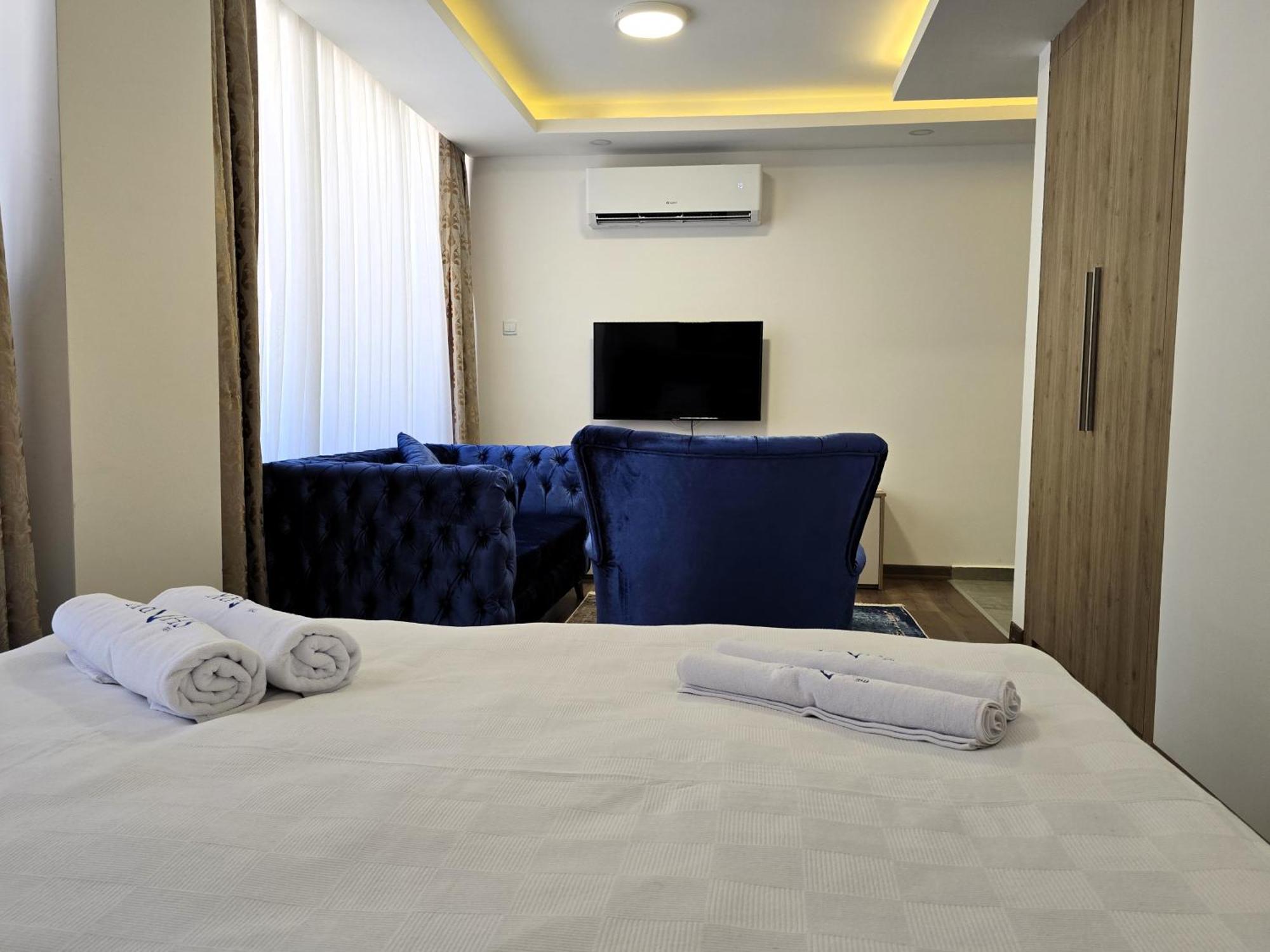 Nurel Shark Residence ไคริเนีย ภายนอก รูปภาพ