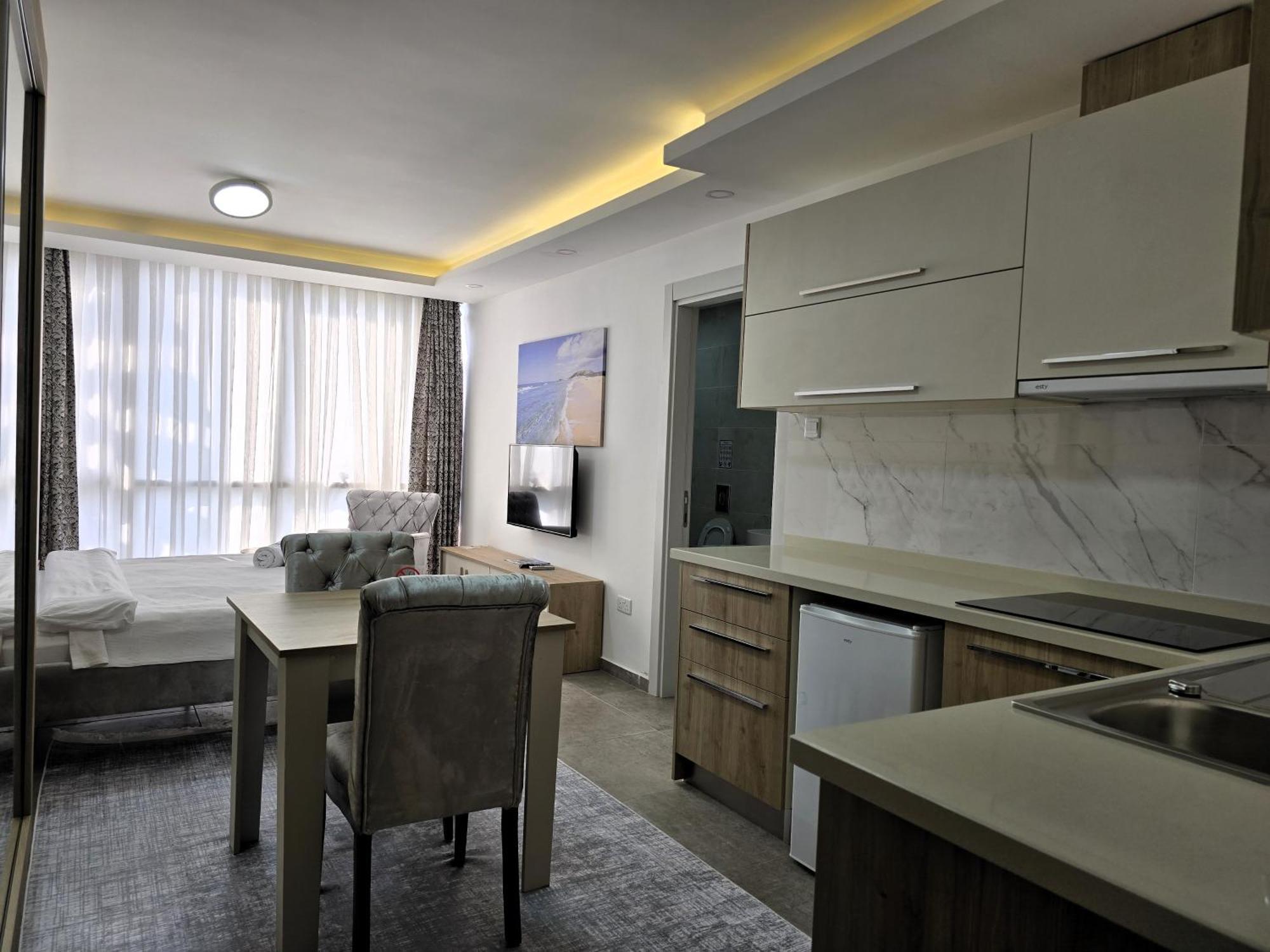 Nurel Shark Residence ไคริเนีย ภายนอก รูปภาพ