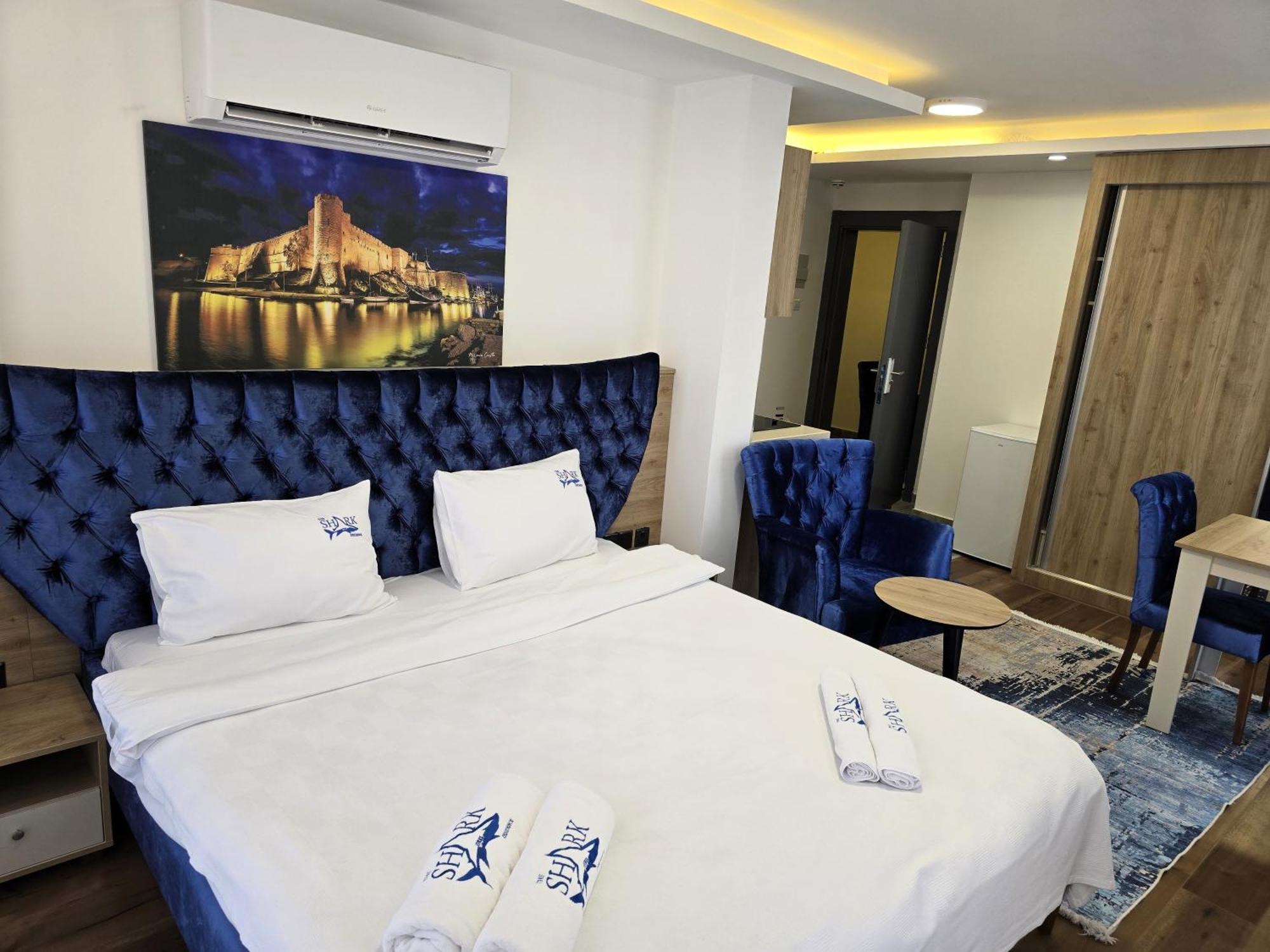 Nurel Shark Residence ไคริเนีย ภายนอก รูปภาพ