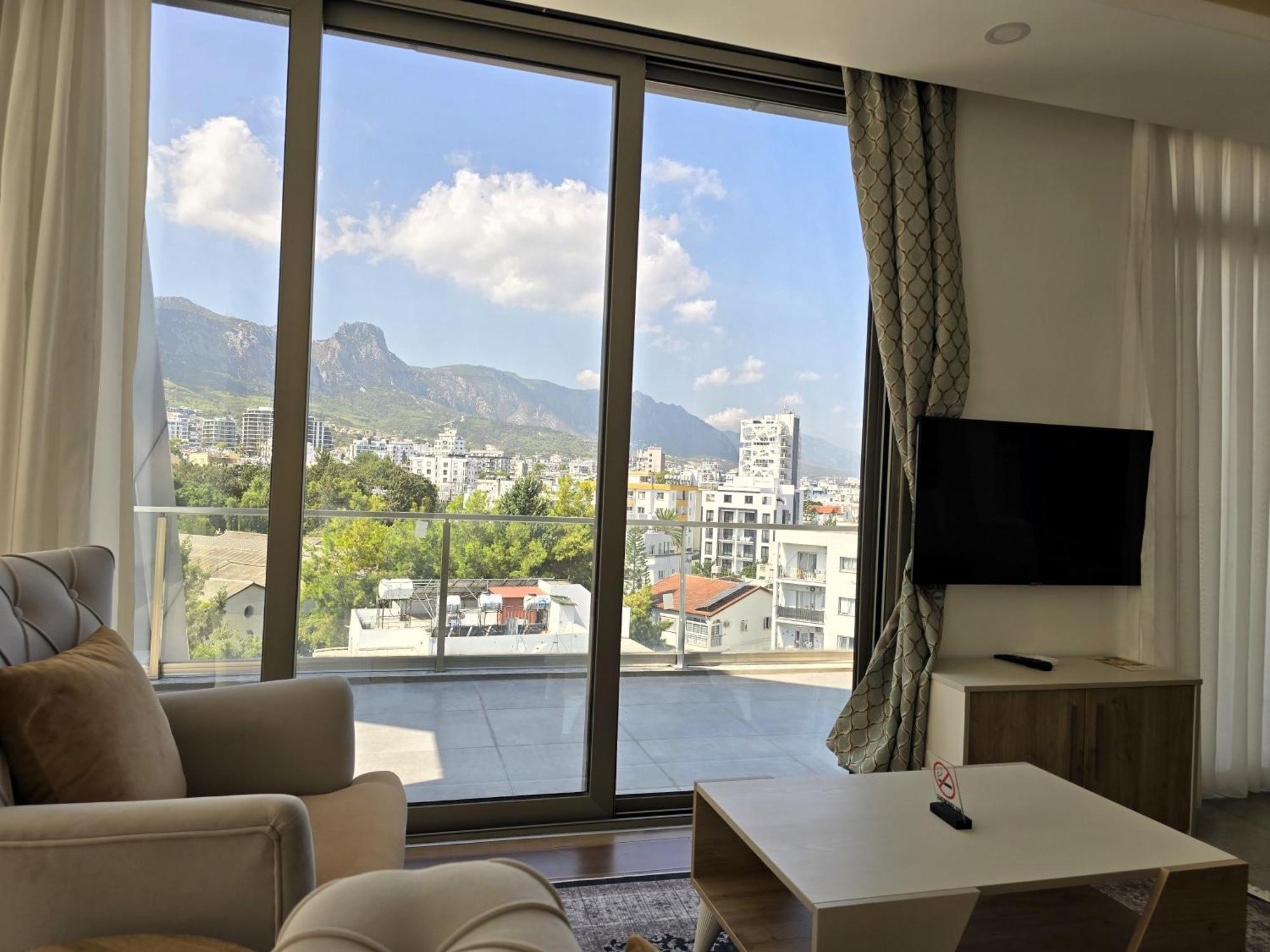Nurel Shark Residence ไคริเนีย ภายนอก รูปภาพ