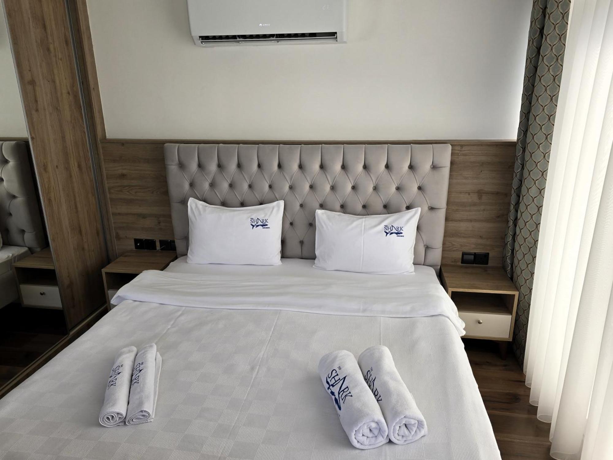 Nurel Shark Residence ไคริเนีย ภายนอก รูปภาพ