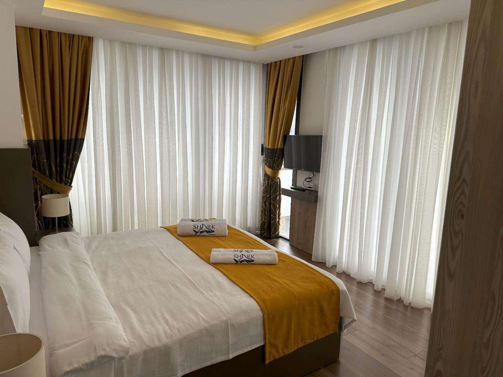 Nurel Shark Residence ไคริเนีย ภายนอก รูปภาพ