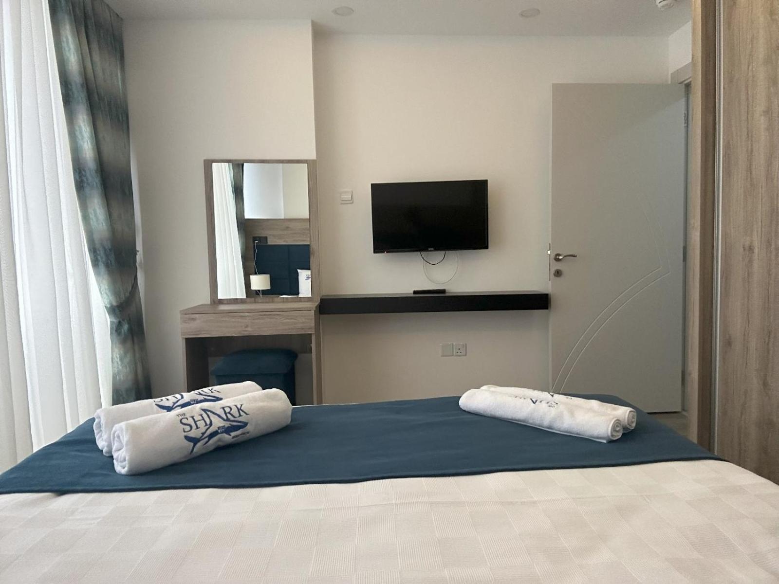 Nurel Shark Residence ไคริเนีย ภายนอก รูปภาพ