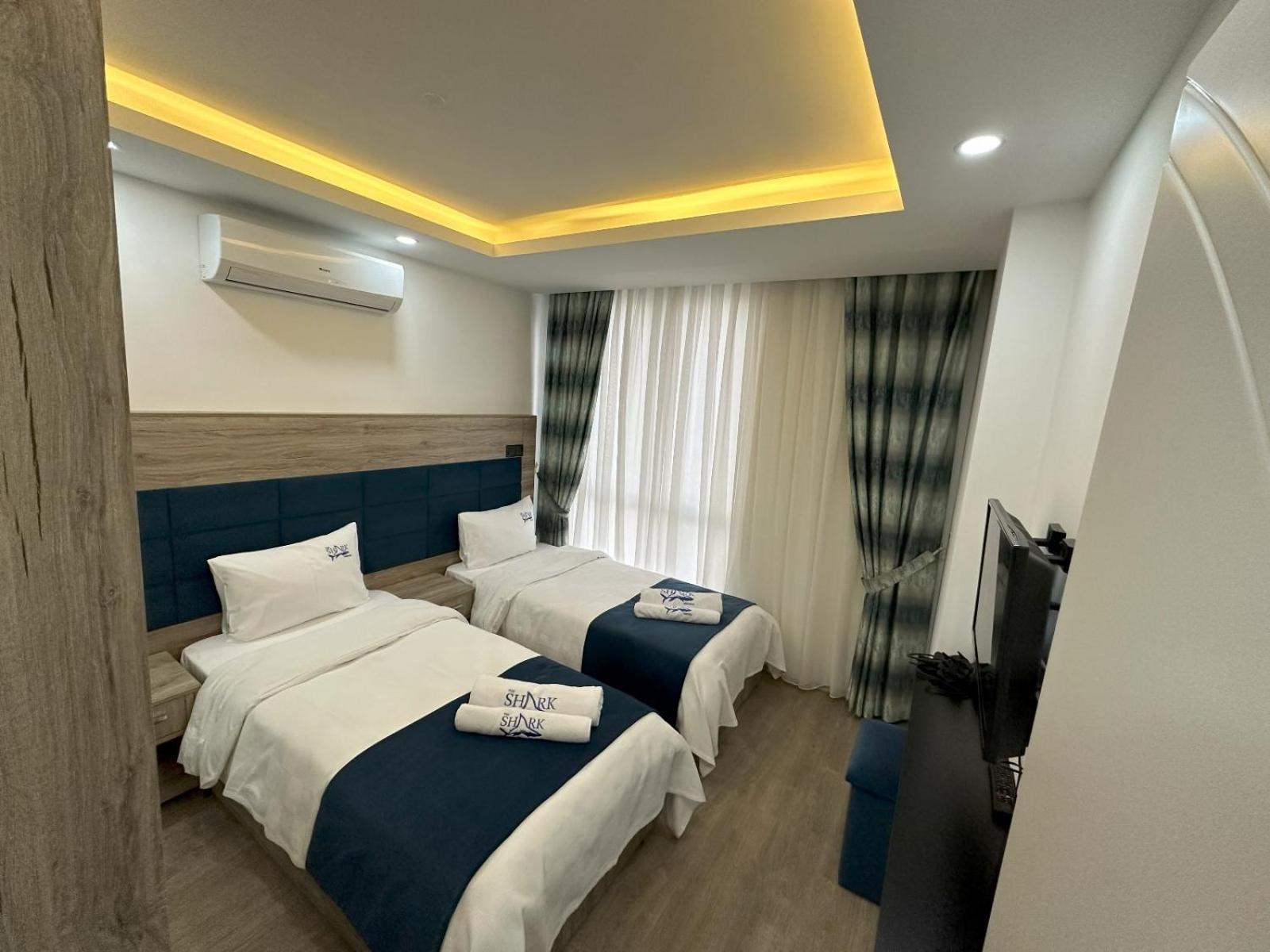 Nurel Shark Residence ไคริเนีย ภายนอก รูปภาพ