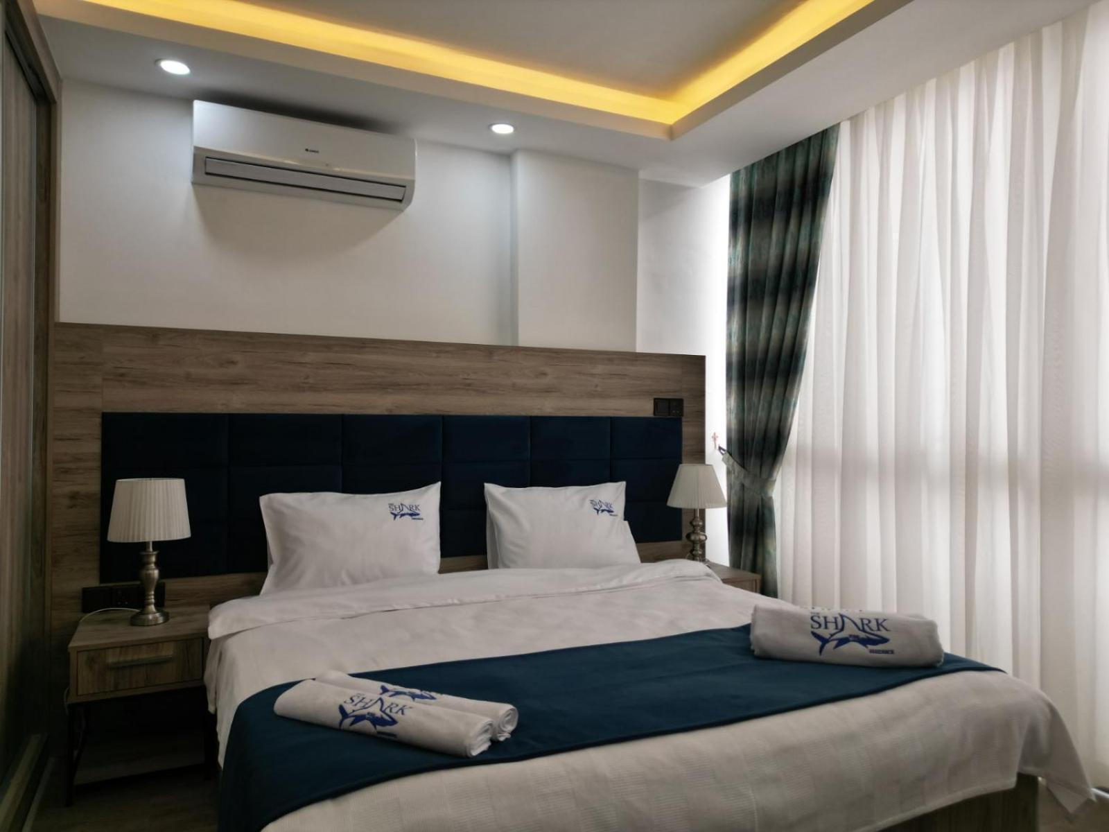 Nurel Shark Residence ไคริเนีย ภายนอก รูปภาพ