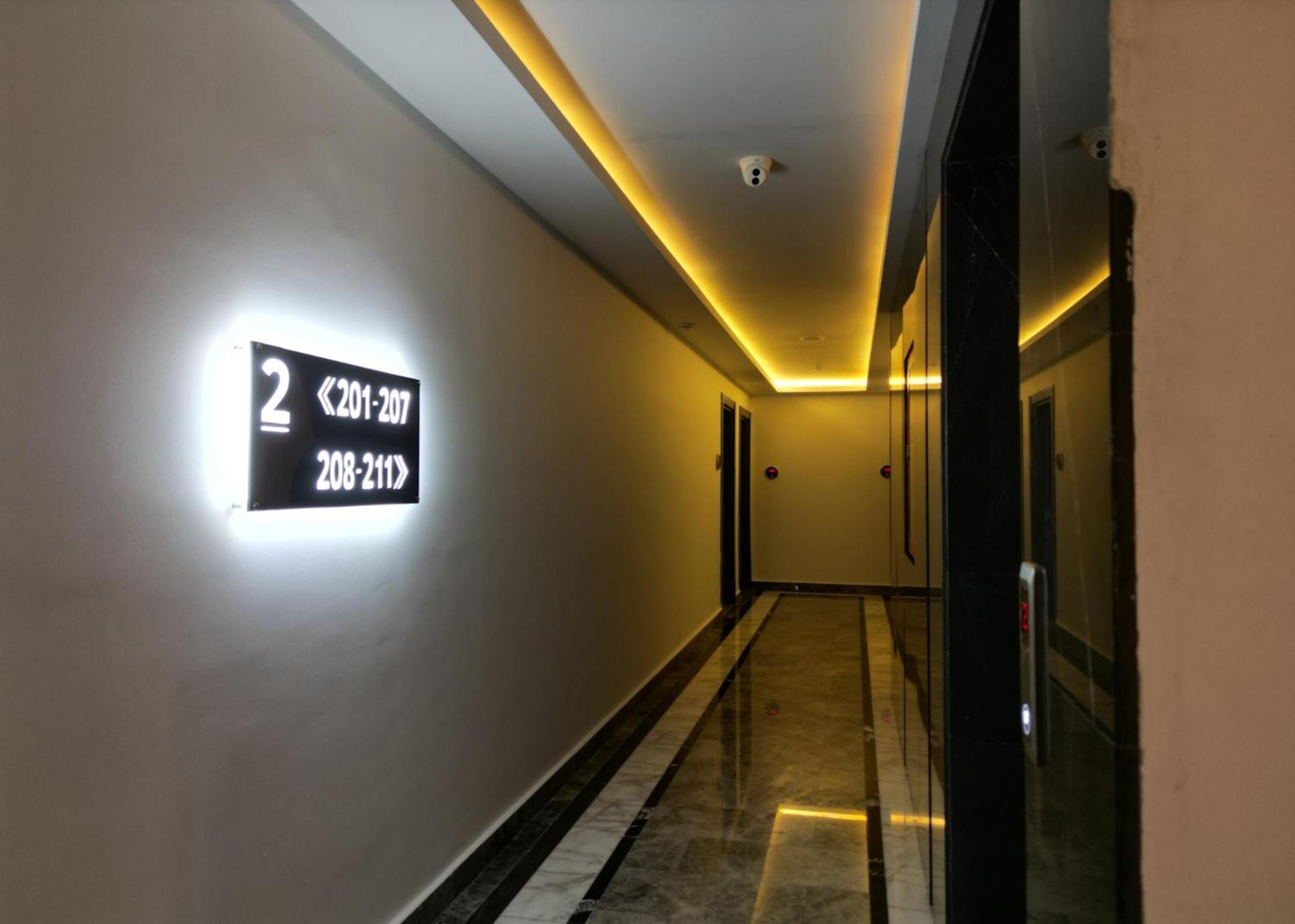 Nurel Shark Residence ไคริเนีย ภายนอก รูปภาพ